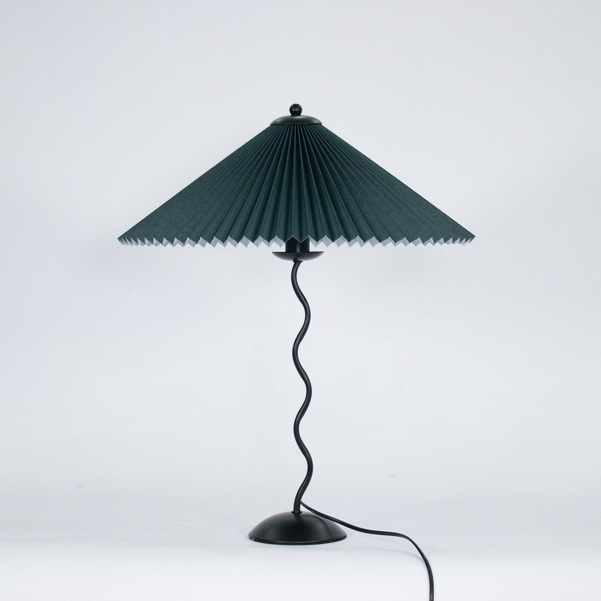Modern Black Metal Table Lamp – Wavy Pleated Shade