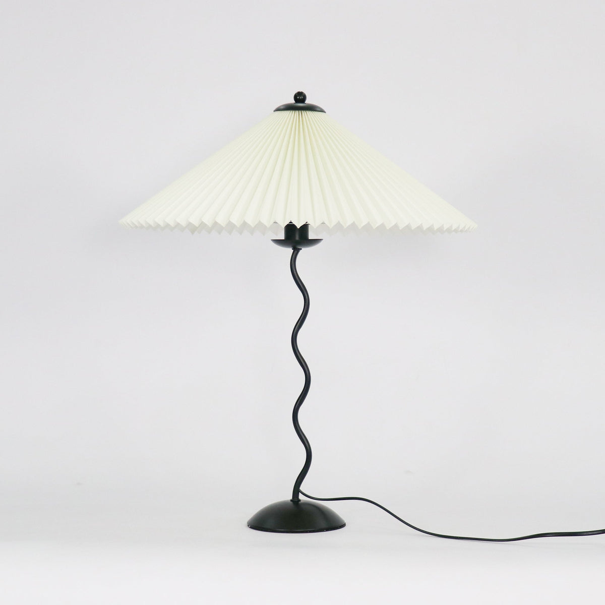 Modern Black Metal Table Lamp – Wavy Pleated Shade