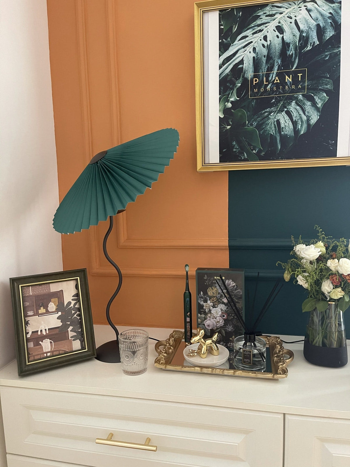 Modern Black Metal Table Lamp – Wavy Pleated Shade