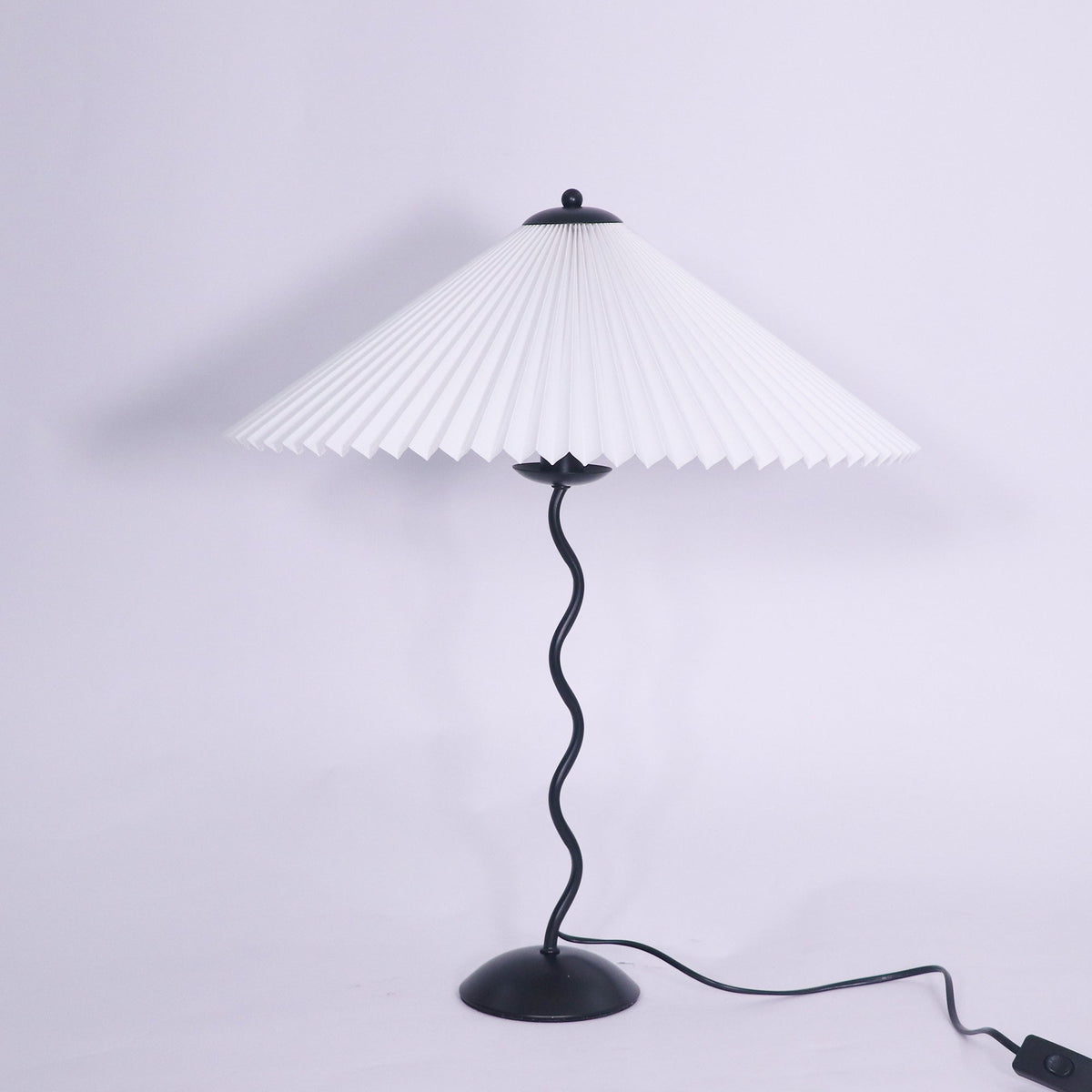 Modern Black Metal Table Lamp – Wavy Pleated Shade