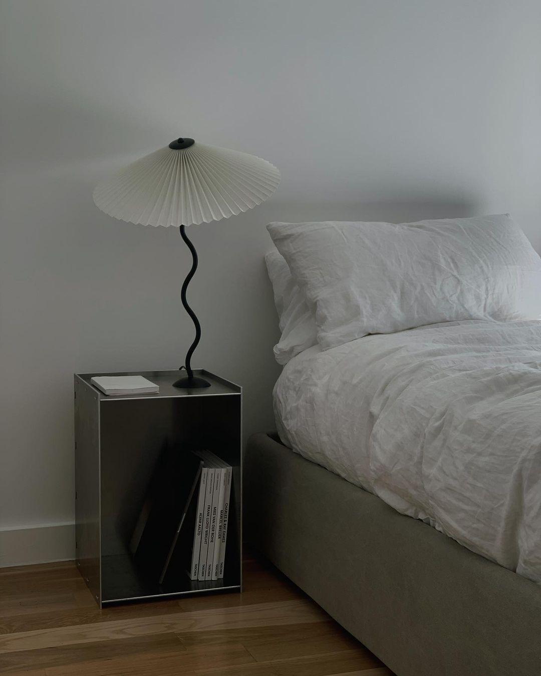 Modern Black Metal Table Lamp – Wavy Pleated Shade