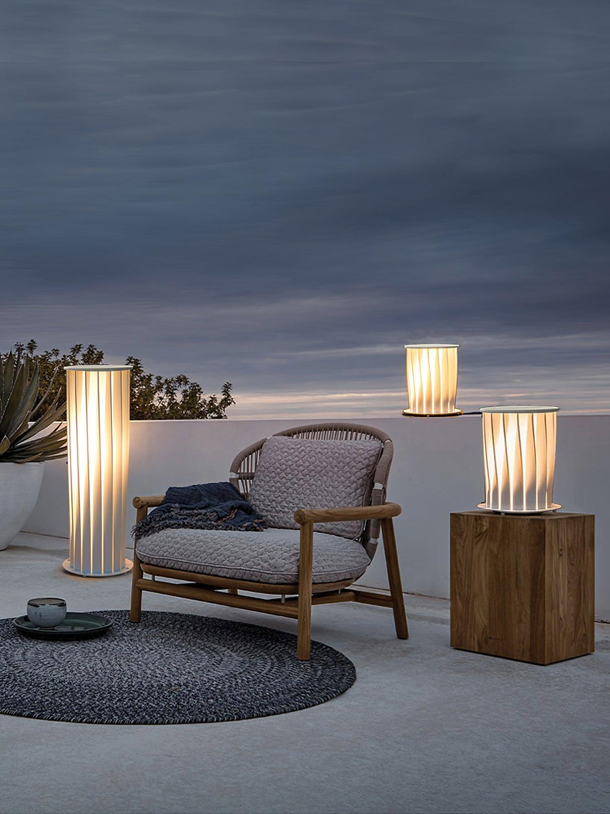Modern White Post Light – Round Garden Light for Pathway